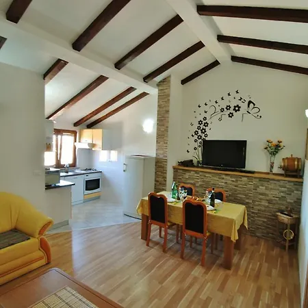 Manda Apartment