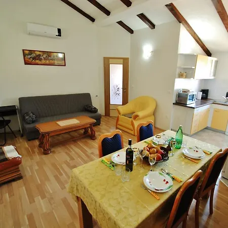 Apartment Manda *